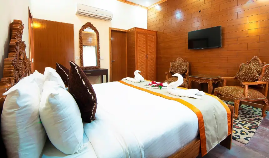 Tuskars Riverside Resort