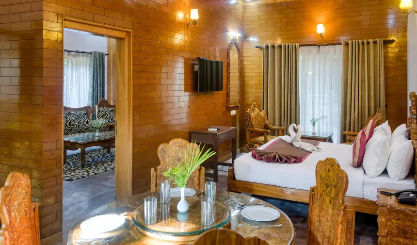 Tuskars Riverside Resort