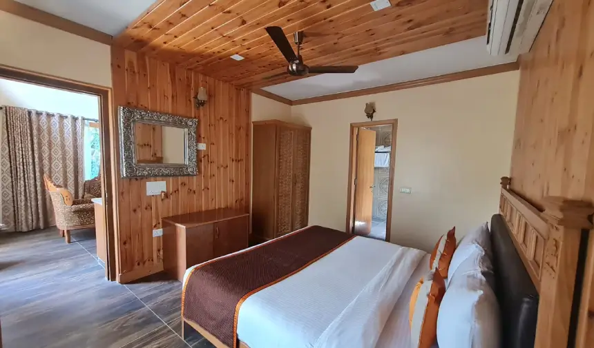 Tuskars Riverside Resort