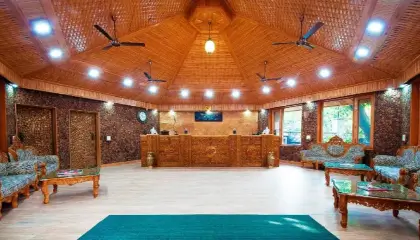 Tuskars Riverside Resort